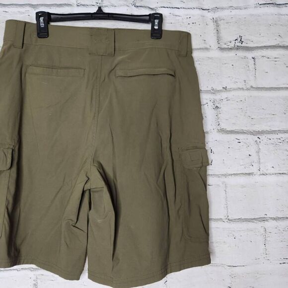 Orvis Green Nylon Blend Outdoor Hiking Mid-Rise Relaxed Cargo Shorts Size 36 - Picture 7 of 10